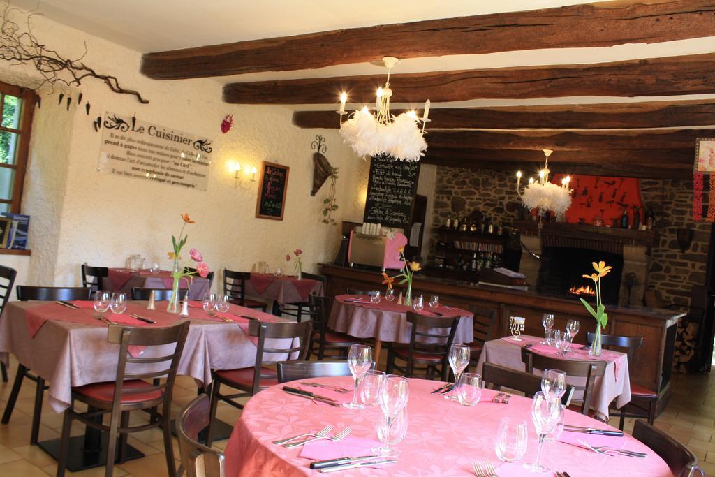 Auberge De La Chesnaie Pleudihen-sur-Rance Luaran gambar